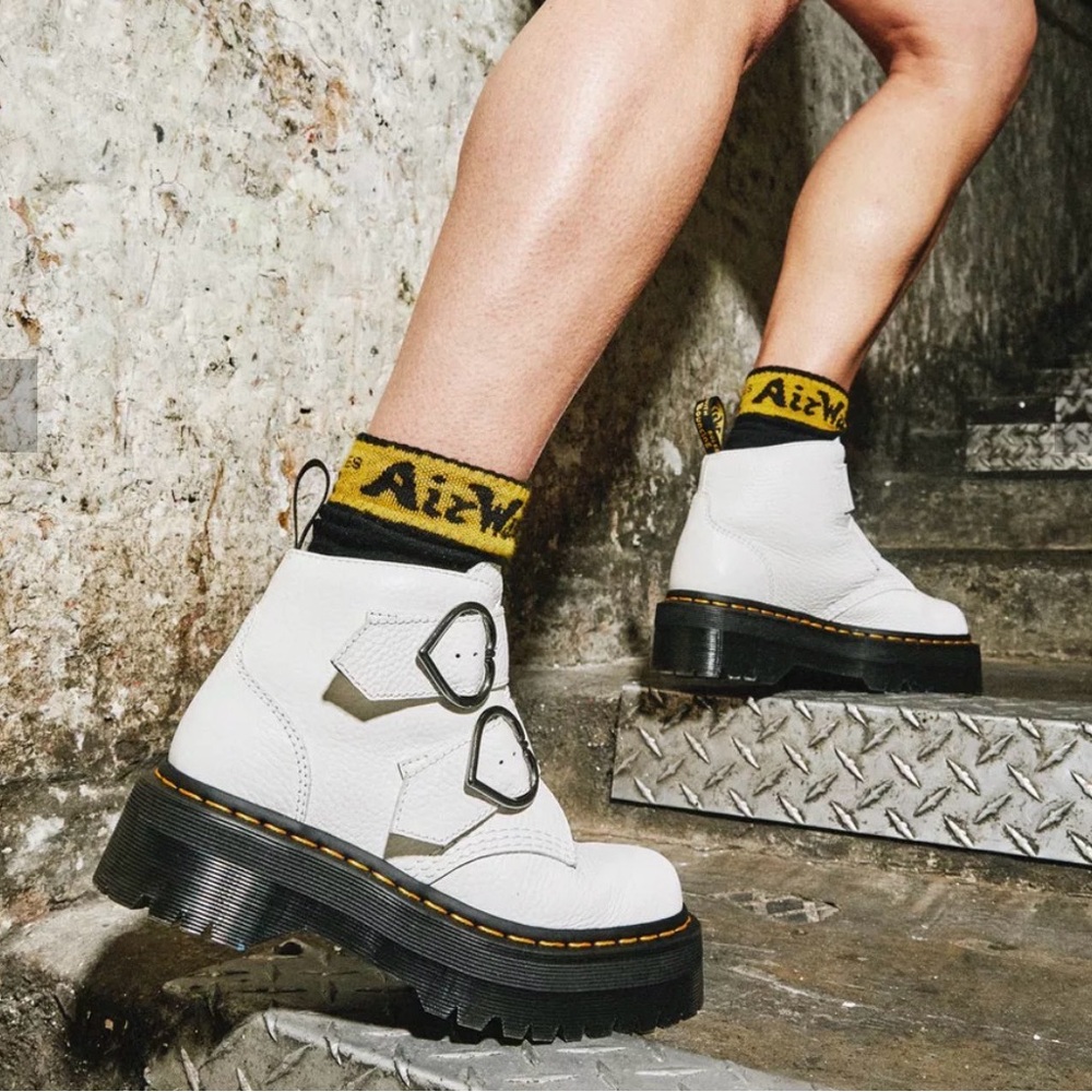 Dr. Martens Devon Heart Leather Platform Boots - Picture 2 of 15